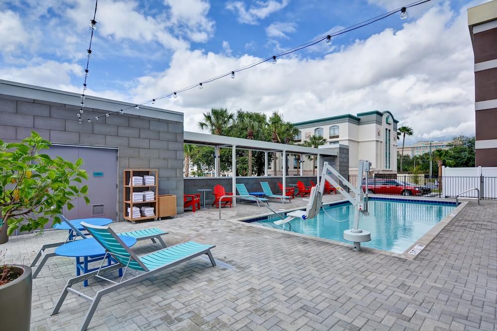 Home2 Suites By Hilton Tampa Usf Near Busch Gardens Eksteriør bilde