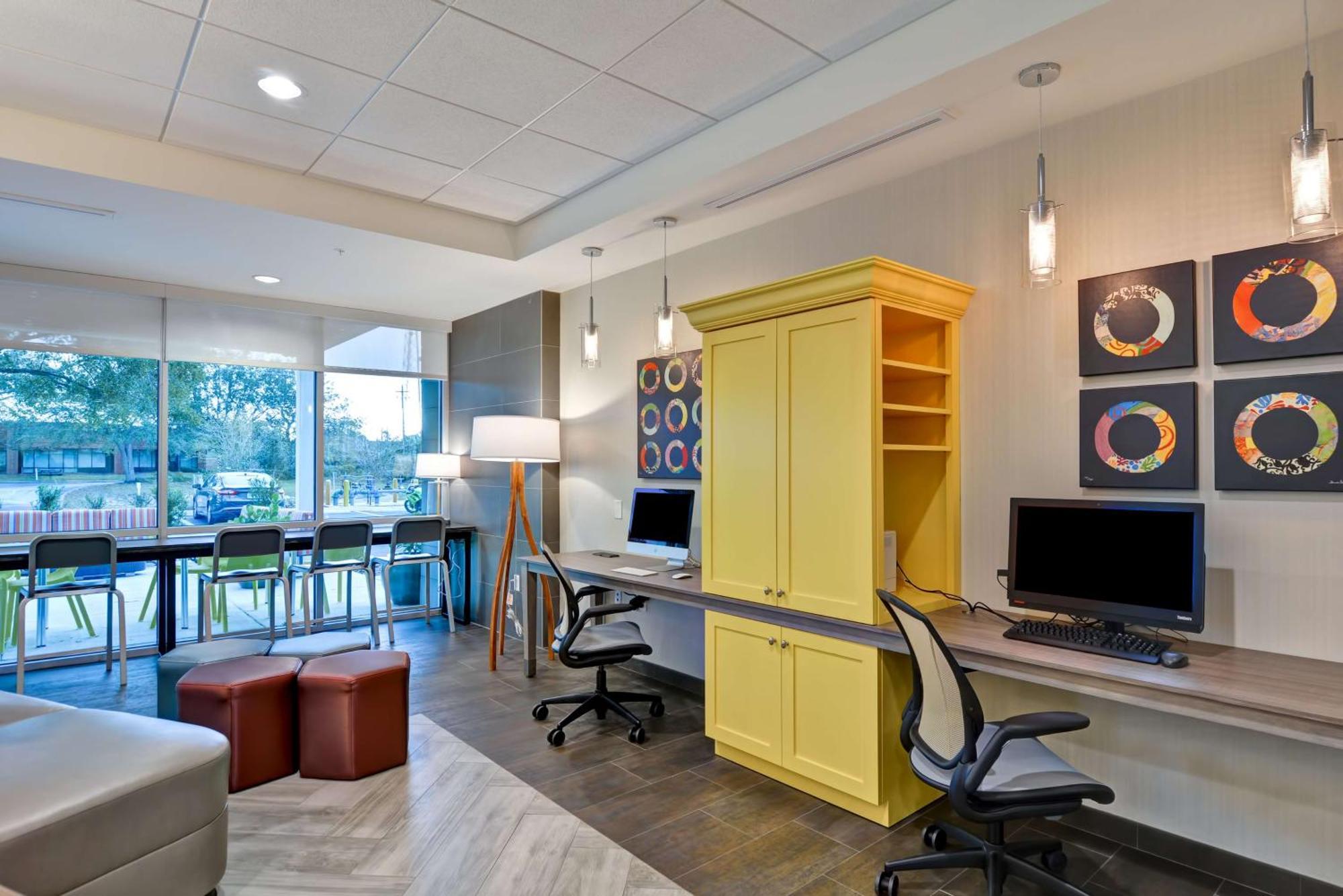 Home2 Suites By Hilton Tampa Usf Near Busch Gardens Eksteriør bilde