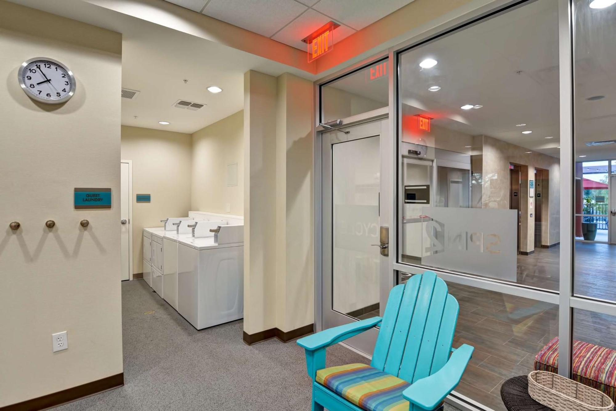 Home2 Suites By Hilton Tampa Usf Near Busch Gardens Eksteriør bilde